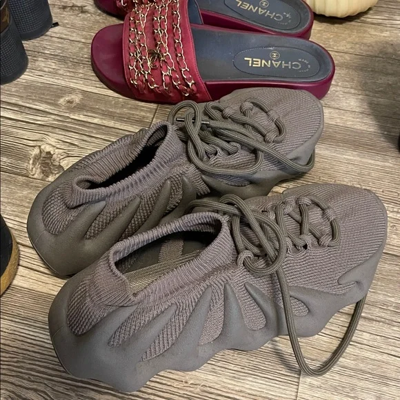 Yeezy - Picture 1 of 1